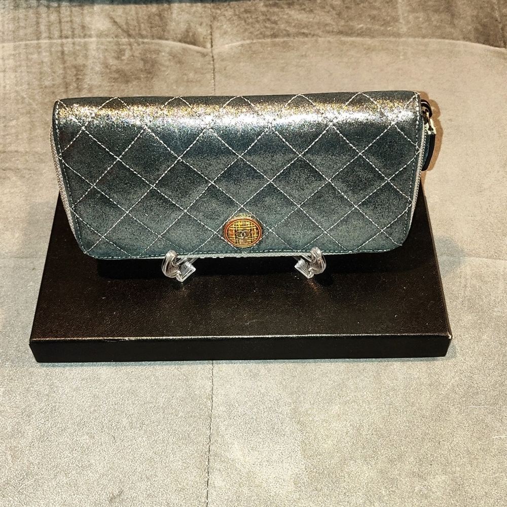 EUC Chanel Iridescent Calfskin Quilted Tartan Button Zip Around Long Wallet - Picture 16 of 16